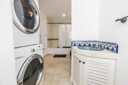 Two-Bedroom Apartment image 6