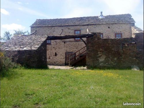Gite de Lacroux gîte à louer Centrès