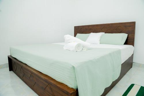 Deluxe King Room image 4