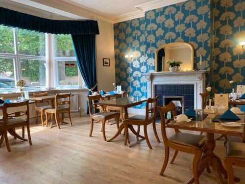 Ashbourne House - image 4