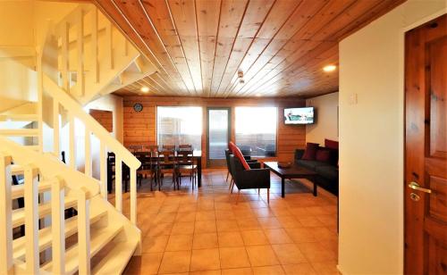 Four-Bedroom Apartment with Sauna