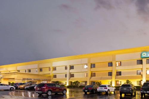 La Quinta Inn & Suites by Wyndham Auburn Worcester