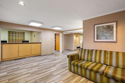 La Quinta Inn & Suites by Wyndham Auburn Worcester