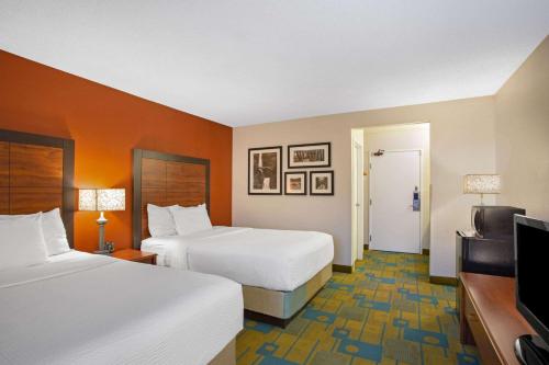 La Quinta Inn & Suites by Wyndham Auburn Worcester