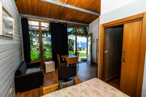 Double or Twin Room with Partial Sea View