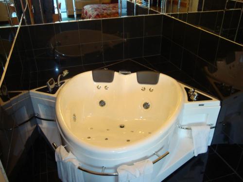 Grand Rapids Inn – Grand Rapids, MI