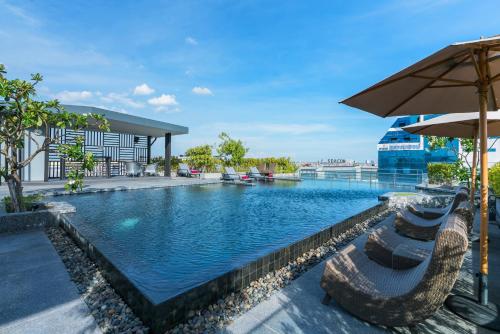 De Botan Srinakarin Hotel & Residence, Бангкок