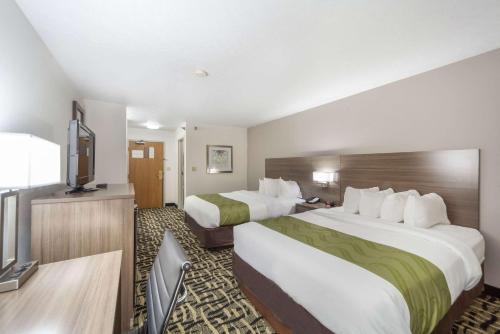 Quality Inn & Suites West Omaha - NE Linclon