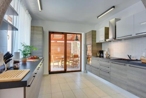 Three-Bedroom Holiday Home  image 6