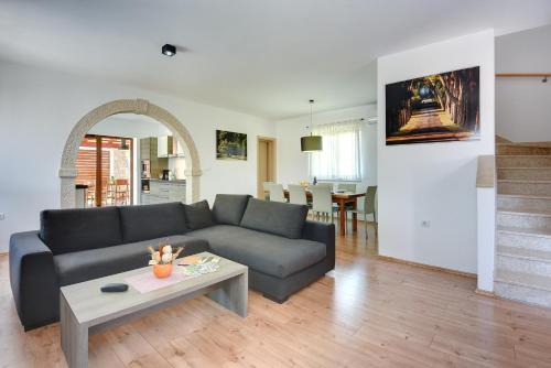 Three-Bedroom Holiday Home  image 1