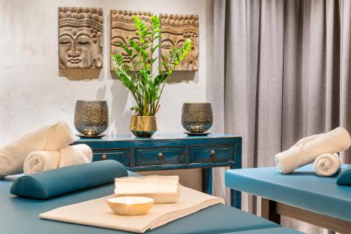 Mosaic House Design Hotel - image 9