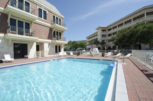 Twickenham Condo - image 2