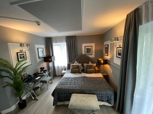room detail thumbnail 1