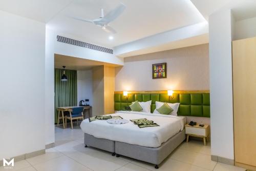 THE M HOTEL, Райпур