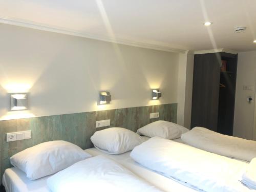 Hotel Damrak Inn, Amsterdam (photo 8)