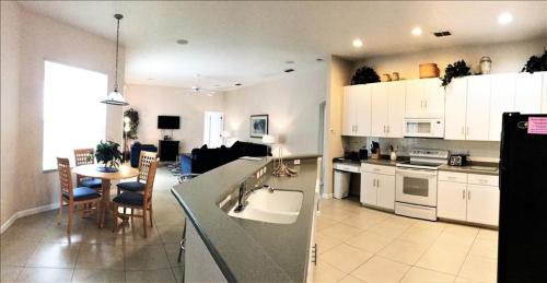 11H home - image 3
