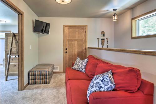 Spacious Lakeside Family Home on Big Bearskin Lake - image 7