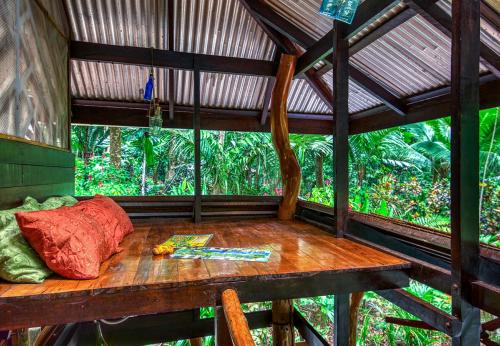 2 bedrooms, 4 beds