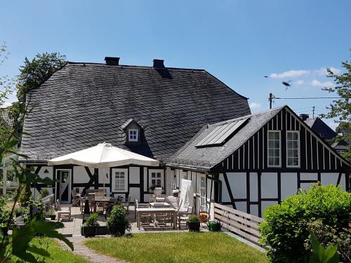 Ferienwohnung Stickereimuseum Oberhundem - Apartment - Kirchhundem