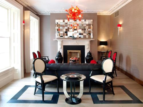 Hampton Hotel - image 2