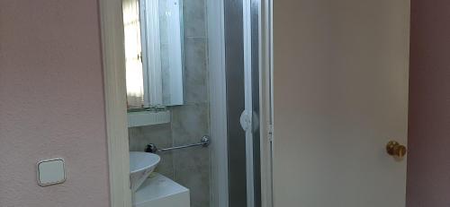 Double Room with Shared Bathroom image 10