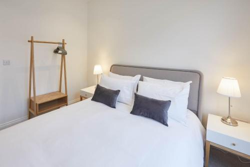 Host & Stay - Cornerhouse Apartments