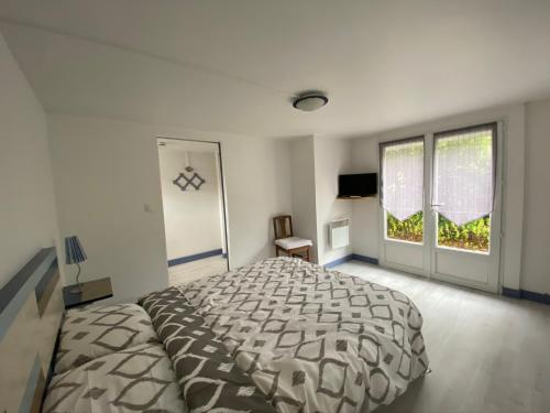 CENTRE CHATELAILLON GRAND T2** AVEC COUR 100mPLAGE - Via brazil