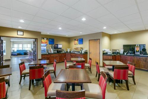 Ételek és italok, Comfort Inn & Suites Near University of Wyoming in Laramie (Wyoming)