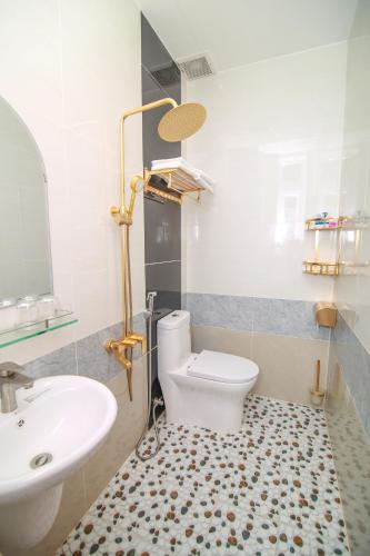 room detail thumbnail 2