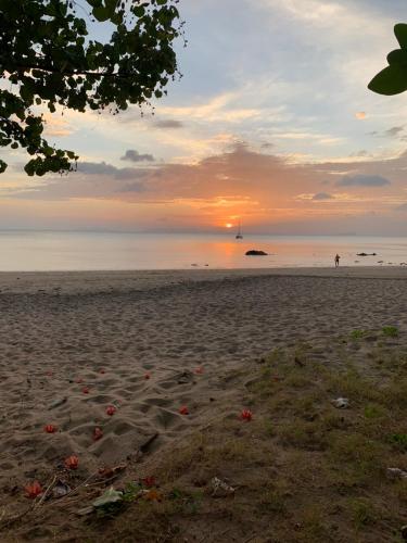 Sun Smile Beach Koh Jum