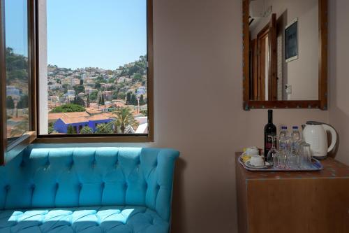 Grace Hotel & Studios 5