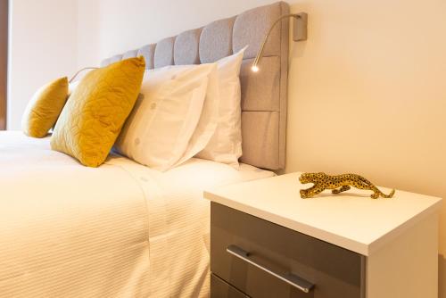 Beautiful 1 Bed Apartment in Centre of St Albans - Free Parking - 5 min walk to St Albans city centre & Railway station, 15mins drive to Harry Potter World - Free Super-fast Wifi