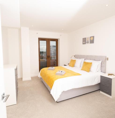 Beautiful 1 Bed Apartment in Centre of St Albans - Free Parking - 5 min walk to St Albans city centre & Railway station, 15mins drive to Harry Potter World - Free Super-fast Wifi