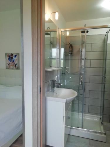 VILLA GIULIANA stanze con bagno interno in Villa a 350 mt spiaggia libera Lido delle Sirene - Lavinio-lido di Enea