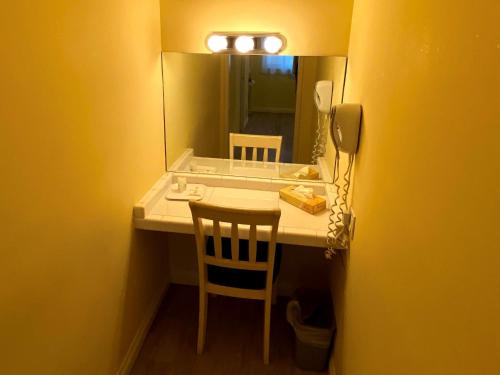 Hollywood Celebrity Hotel