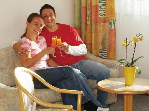 Barry Memle Directly at the Lake - image 11