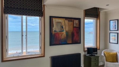 Stylish Apartment With Sea Views, , Kent