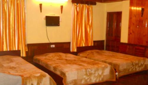 Tip Top Gujarati House photo