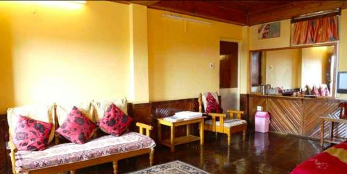 Tip Top Gujarati House photo