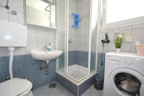 Apartment Sunny 1 - image 5
