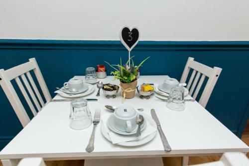 The Carlton - image 2