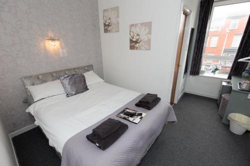 The Carlton - image 7