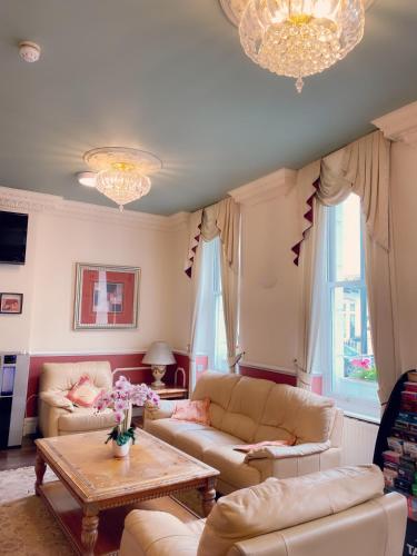 Hyde Park Radnor Hotel B&B - image 7