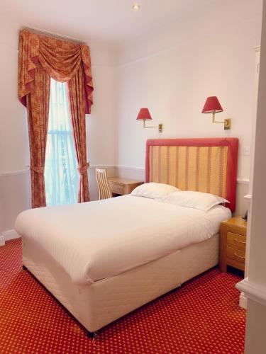 Hyde Park Radnor Hotel B&B - image 4