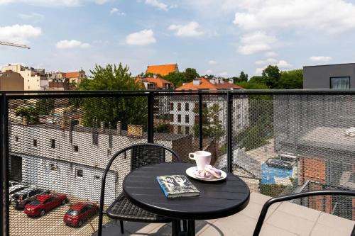 Modern City Center Apartments by Noclegi Renters