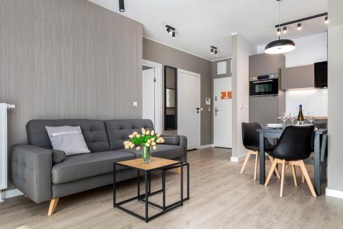 Modern City Center Apartments by Noclegi Renters