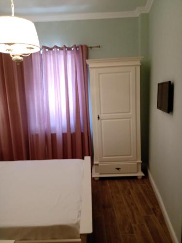 Deluxe Double Room image 2