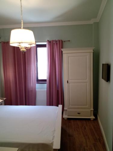 Adrys Boutique Villa - image 7