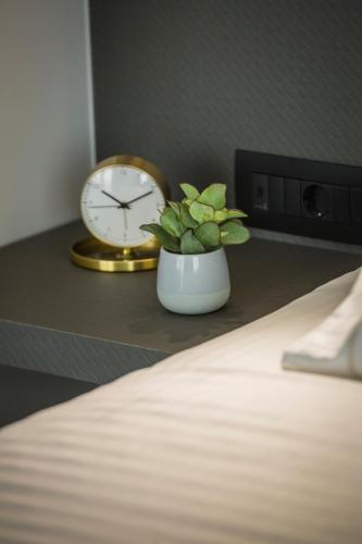 Royalty Hotel Athens - image 10