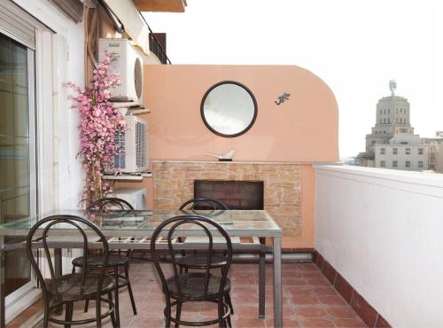 Penthouse with terrace in Rambla Catalunya -Centre - image 13
